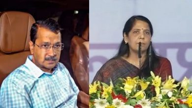 Photo of आतिशी के जल सत्याग्रह से पहले पत्नी सुनीता ने केजरीवाल का ये सन्देश पढ़ा